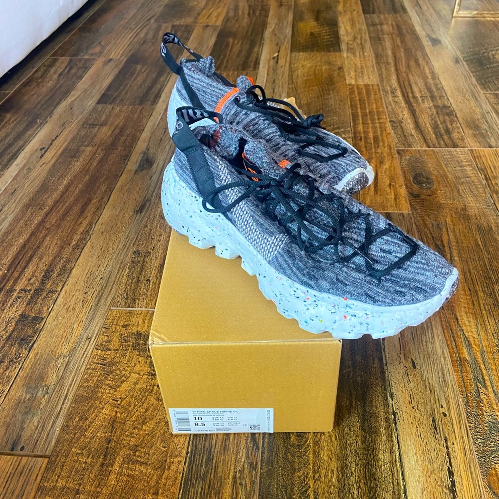 Nike Space Hippie 04